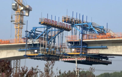 三角掛籃施工技術(shù)在橋梁工程中的實(shí)踐與應(yīng)用——基于建筑勞務(wù)分包的視角