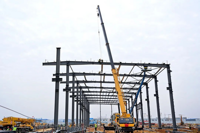 火熱推進(jìn)！探訪柳工國(guó)際智能工業(yè)園重大項(xiàng)目建設(shè)一線