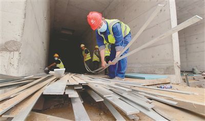 沈陽渾河26街地下管廊工程建設(shè)提速，建筑勞務(wù)分包模式賦能高效施工